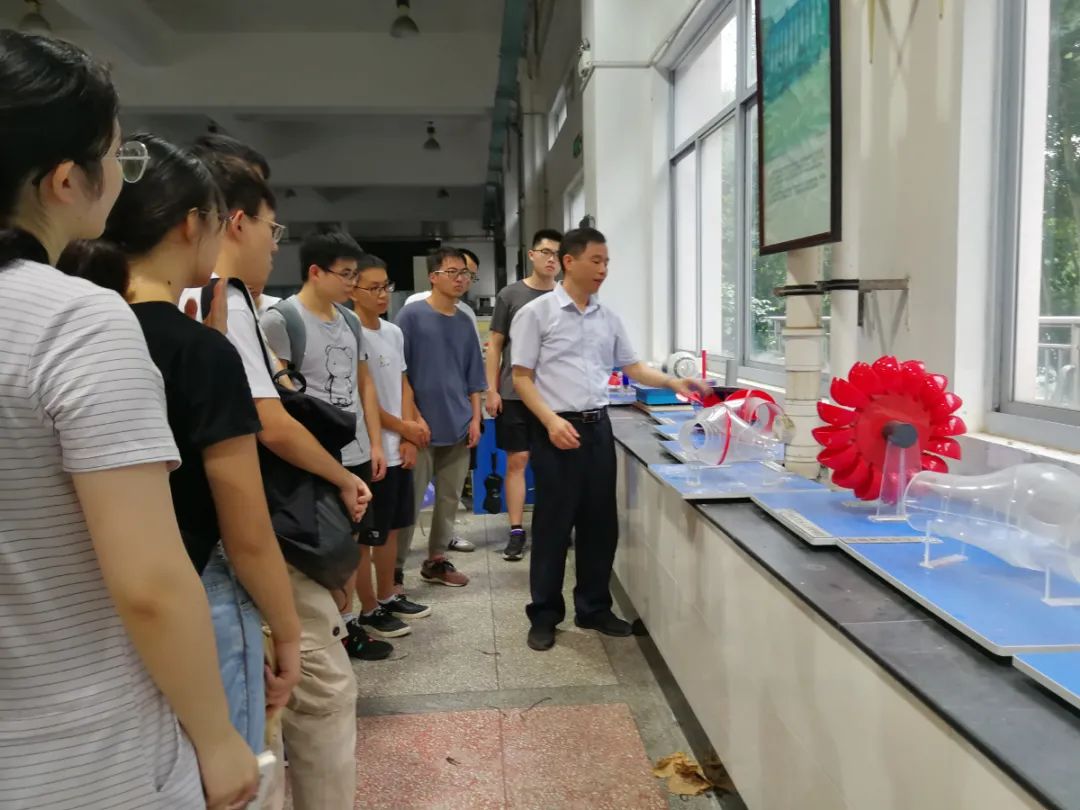 结合水电站实物模型讲解.jpg 图片